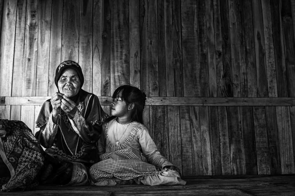 learn, family, sharing, generation, grandmother, sewing, teaching, gray learning, sharing, sharing, sharing, sharing, sharing, generation, grandmother, grandmother, teaching, teaching-963317.jpg